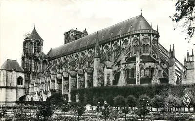 Bourges (Cher) — A Catedral e os Jardins — Éditions Géhaïr, Paris