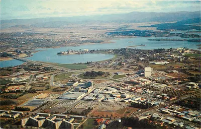 Vista aérea de Canberra — Centro Cívico e Lago Burley Griffin — Nu-Color-Vue