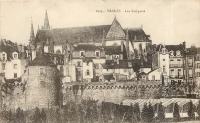 VANNES - Os Muros — visão panorâmica com igreja e muralhas — editor Laurent-Nal, n°56