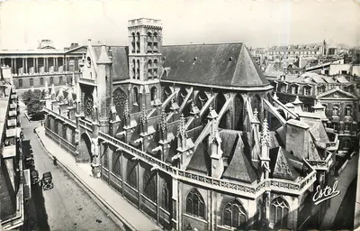 Igreja de Saint-Germain-l'Auxerrois — Fachada lateral Sul e Torre Romana — Estel