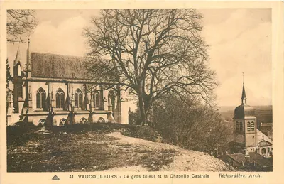 Vaucouleurs - O grande tilleul e a Capela Castrale — Richardière, Arq.