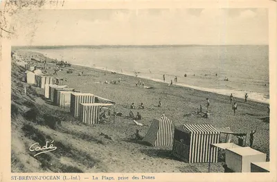 ST-BRÉVIN-L'OCEAN (L.-Inf.) — A Praia, tomada das Dunas