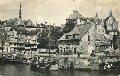 Honfleur — A Vista do Bassin de l'Ouest e a Lieutenancie (século XVI) — Éditions de Lune Estel