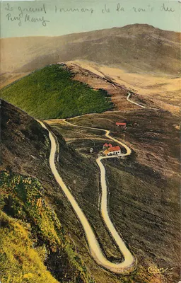 Le Grand Tournant de la Route du Puy-Mary — Éxtremy, Cantal