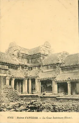 Ruínas de ANGKOR — A Cour Intérieure (Siain)