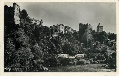 Sauveterre-de-Béarn — Ruínas dos Soberanos do Béarn e a Torre Montréal — Imp. Macon
