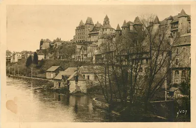 Uzerche (Corrèze) — As margens do rio Vézère e os velhos castelos — Les Éditions d'Art Marcel, Paris