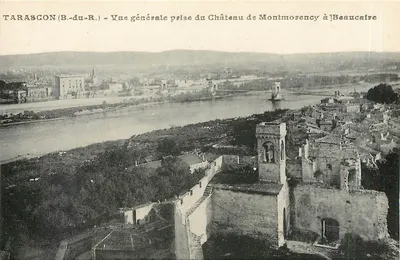 Tarascon (B.-du-R.) — Vista geral tirada do Castelo de Montmorency em Beaucaire — editor Cavigli