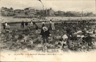 Le Havre — O Boulevard Marítimo à Maré Baixa — LL.