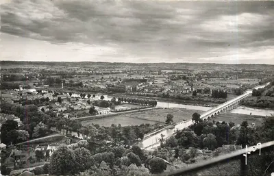 Agen (L.-et-G.) — Vista dos morros, a Garonne e o Pont-Canal — Éditions du Lac Méridional