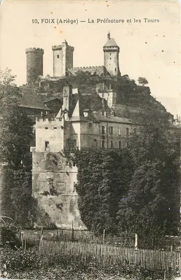 Foix (Ariège) — A Prefeitura e as Torres
