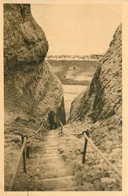 Gorges de Cadoudal — Vista dos degraus entre falésias — Aterrico