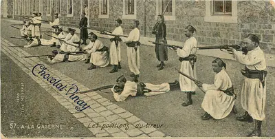 Soldados em exercício — As posições do atirador — Chocolat-Dinay, Paris