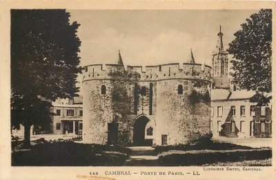Cambrai — Porta de Paris — Librairie Dayez, Cambrai