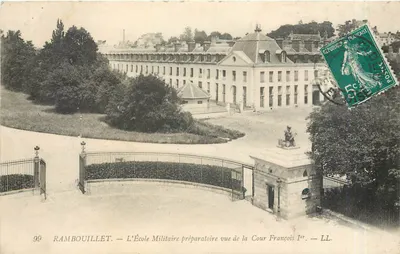 Rambouillet — A Escola Militar Prévia vista da Cour François Ier — LL. n°99