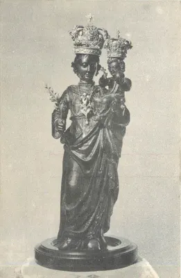 Estátua milagrosa da Nossa Senhora da Paz — venerada na capela do Convento — Casa-Mãe das Religiosas dos Sacros Corações e da Adoração, Paris (12º)