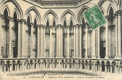 COUTANCES — Interior da Catedral — Galeria Circular do Dômer — M. C. F. L. Issy (Seine) 47