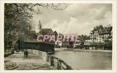 Thun — vista da rio com ponte coberta e hotel — Photoglob-Wehrli & Vongza & Co. A.G., Zürich