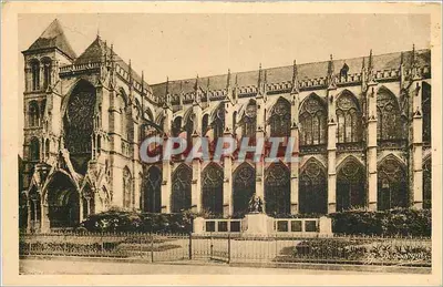 A Catedral de Châlons-sur-Marne — vista da fachada — editada por Bourgogne Frères, Château-Thierry