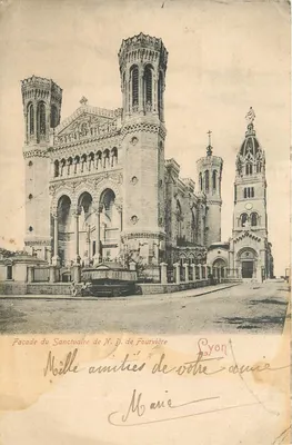 Fachada do Santuário Nossa Senhora de Fourvière — Lyon — editor desconhecido, número de série não visível