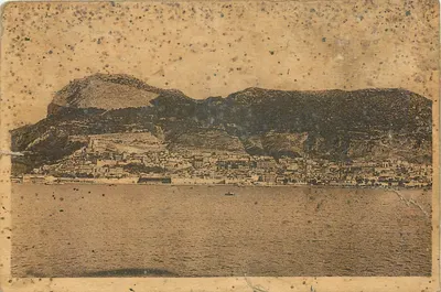 Vue de la ville et du mont de la cité — depuis le cloître — éditeur non identifié