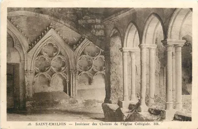 Saint-Émilion — Interior dos Claustros da Igreja Colegiada. BR.