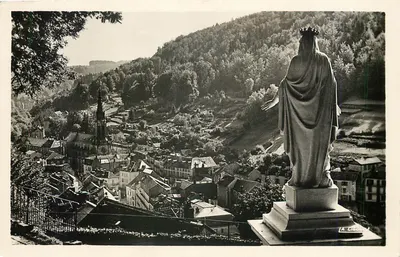 A Virgem dominando a cidade — Plombières-les-Bains (Vosges) — Edição « A Garça »