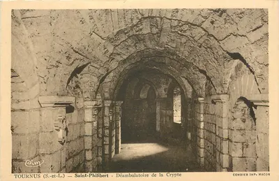 Tournus (S.-et-L.) — São Filiberto — Démambulatoire da Cripta — Combier Imp. Macon