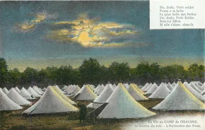 A Vida no CAMP de CHALONS — 10 horas da noite — A Extinção dos Focos — Editor: Progrès Militaire (L'Union Maritime)