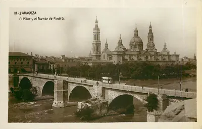 Zaragoza — El Pilar e o Puente de Piedra — editor desconhecido, n° 19