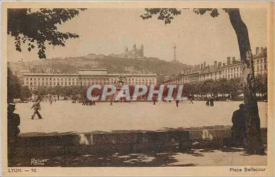 LYON — Place Bellecour — Reiver