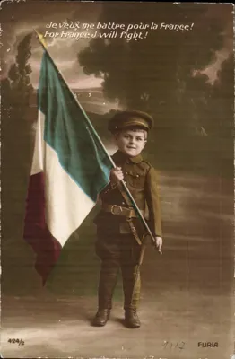 Criança em uniforme segurando a bandeira francesa — 1917 — Furia, n° 424/2
