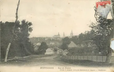Montdidier — Rue de Tricot — Cliché J. Jacques, Livraria-Bonnerie C. Dupuis