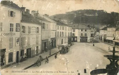 Bilhete postal antigo Remiremont A Praça da Courtine e o Parmont