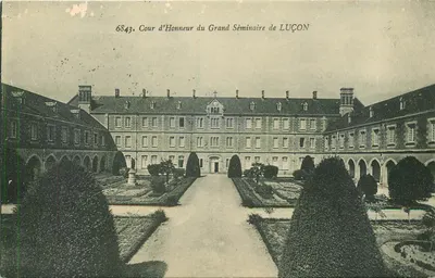 Cour d'Honneur do Grand Séminaire de LUÇON — editor anônimo, número de série 6843
