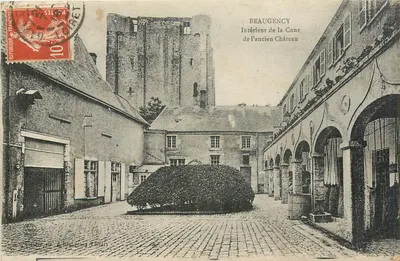 Beaugency — Interior da Cour do Antigo Castelo — Editor: A. Beauregard (Loiret)