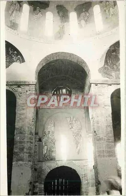 Interior de uma igreja bizantina — frescos e arquitetura — sem editor ou número visível