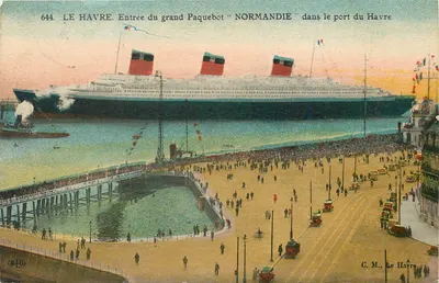 Le Havre — Entrada do grande navio de passageiros "Normandie" no porto de Le Havre — C. M., Le Havre