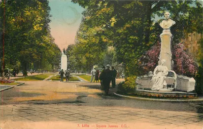 Lille — Praça Jussieu — Busto e estátua monumentais — E.C. n°7