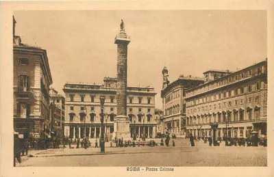 Roma - Piazza Colonna — vista da coluna da praça com edifícios e pedestres — n° 43