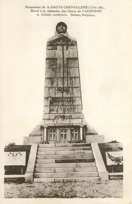 Monumento da Alta Cavaleira (Cota 285) — Heróis da Argônia — A. Bollore, Arquiteto. Becker, Escultor.