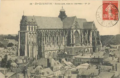 St-Quentin - Basílica, vista da torre sineira - P. D.