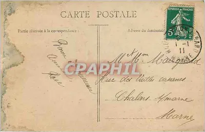 Jovem mulher segurando um buquê de rosas — Bonnef. Haurauase, n°335 — BC — Verso