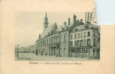 Péronne — O Hotel de Ville, a Poste e o Museu — Edição Picard