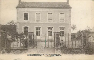 Casa com grade — Édit Légal — n° de série não visível