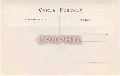 Joven hombre en traje — delante de muro de piedra — Tarjeta postal — Reverso