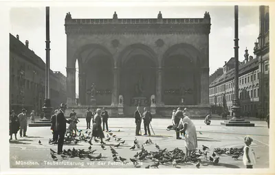 Munique, Alimentação de pombos diante da Feldherrnhalle — Georg Grube, Mündorf