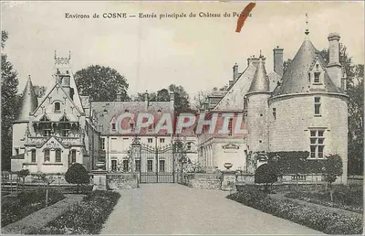 Cerca de COSNE — Entrada principal do Castelo do Pescat
