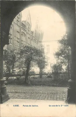 LIEGE. Palácio de Justiça. Um canto da 2ª cour