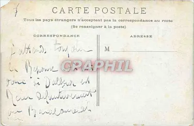 Paris. Palácio Real — vista da praça interna — editor não identificado — Verso